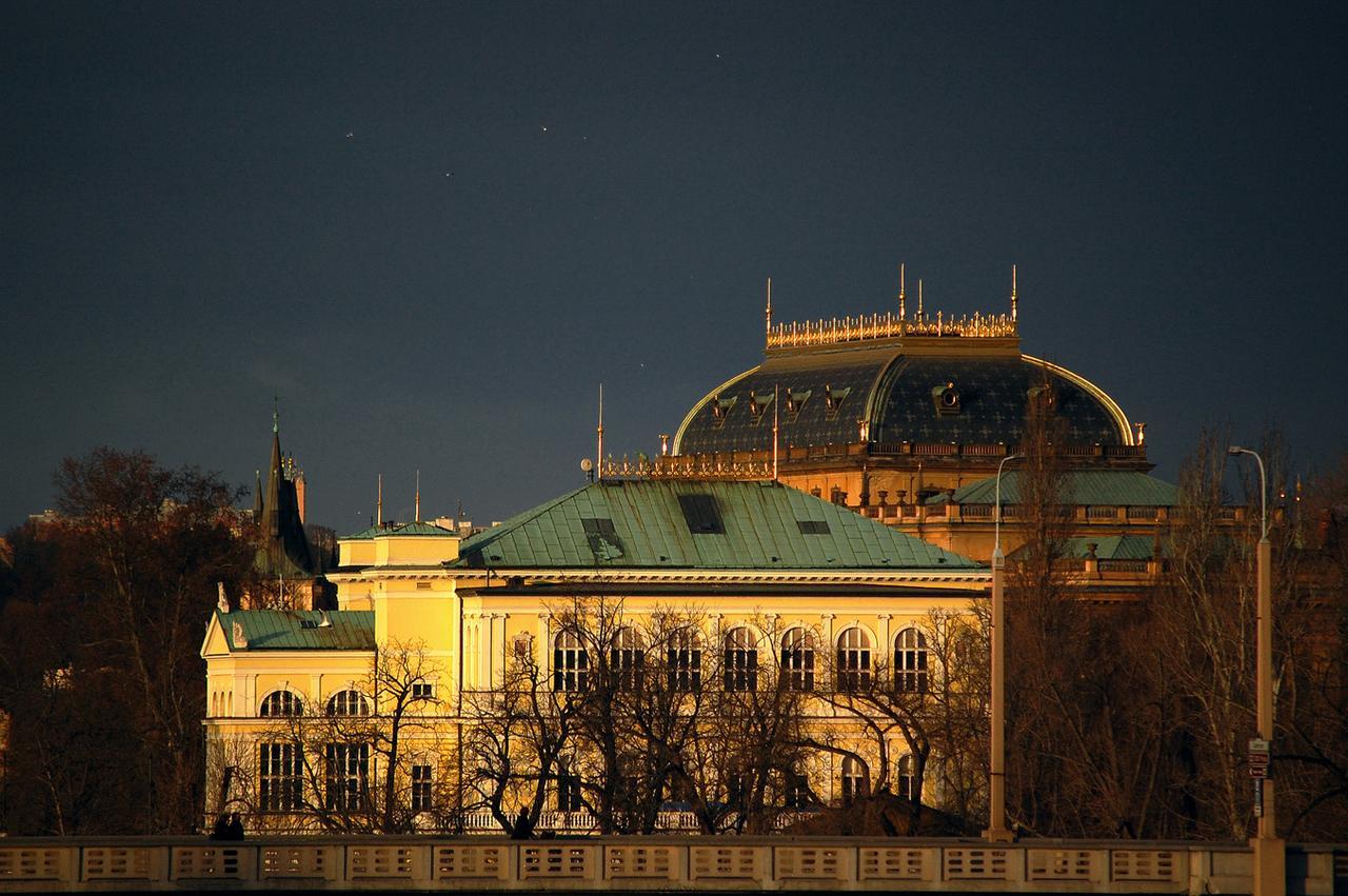 Meran Praga Exterior foto